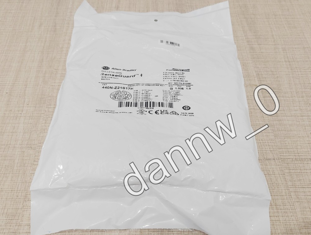 1PC New in box AB 440N-Z21S17H Contact Switch