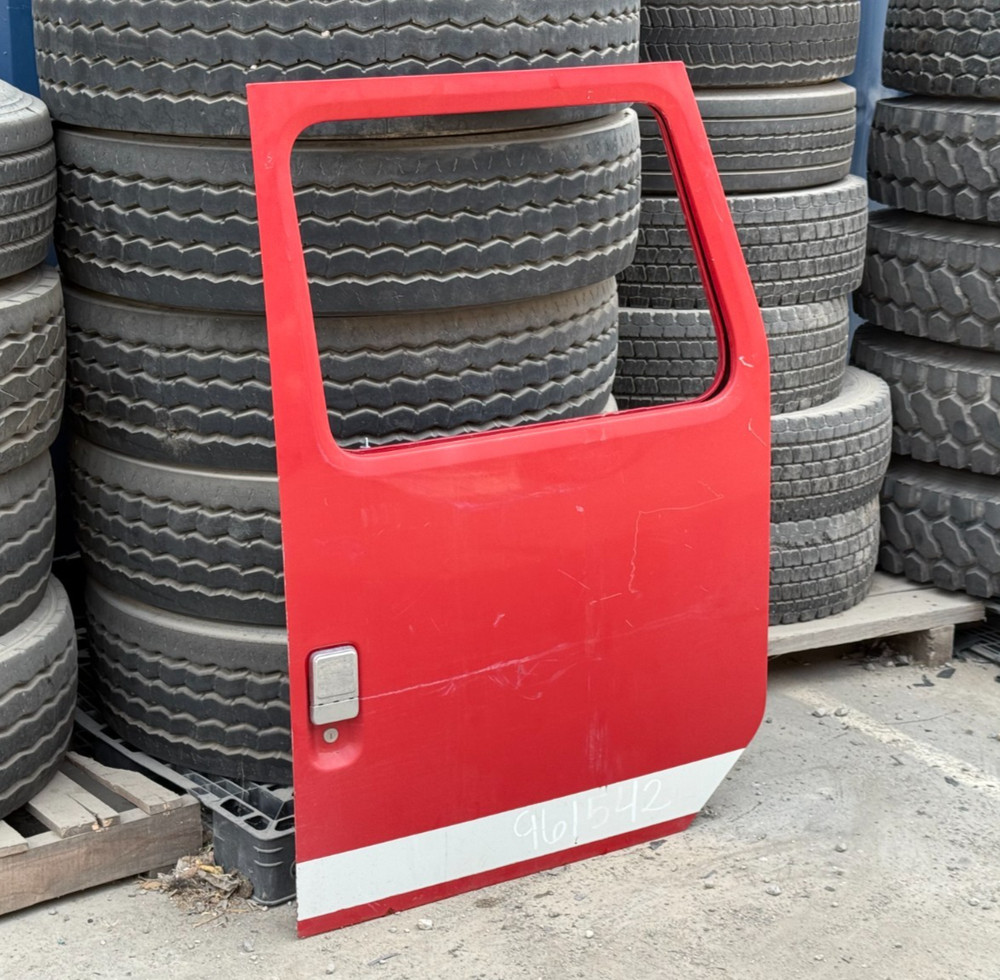 International 4900 Series Passenger Door Shell