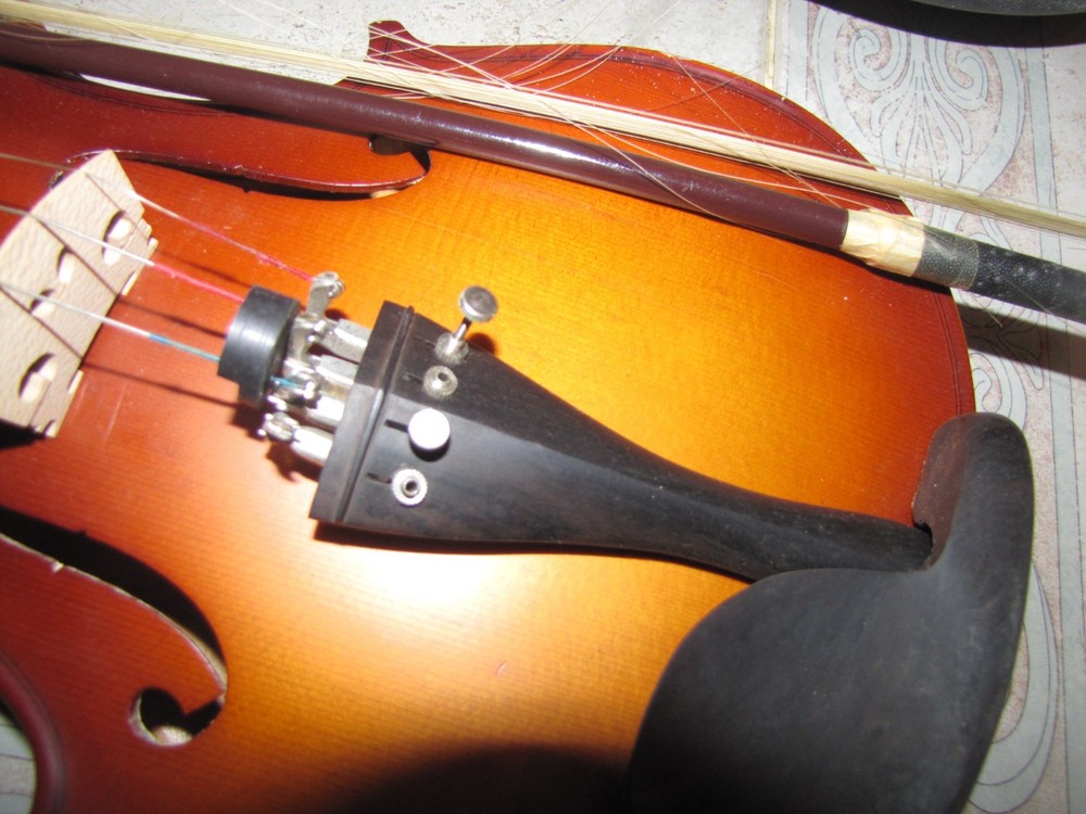 Student Violin with Case and Bow Perfect for Beginners