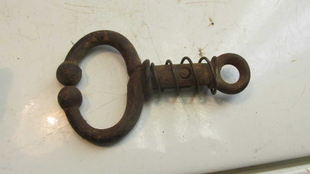 VNTG Spring Loaded Bull Nose Ring