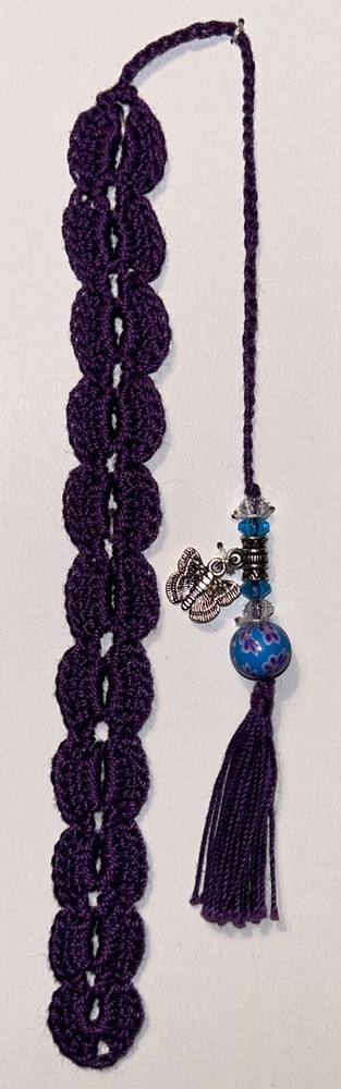 Crocheted Scallop Bookmark