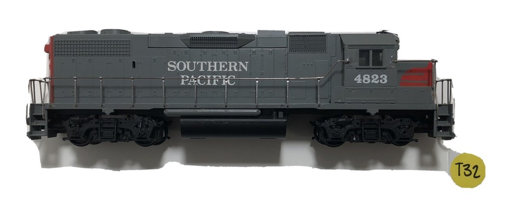 HO Scale Southern Pacific Locomotive Train #4823 UNTESTED