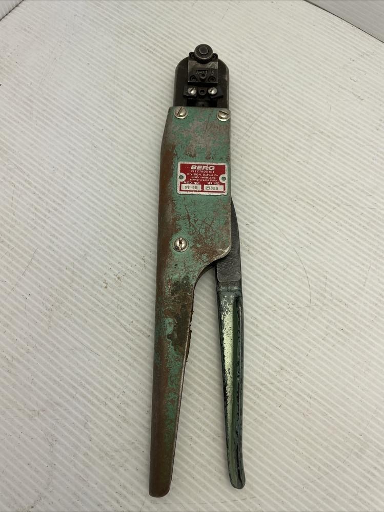 **PRE OWNED** BERG ELECTRONICS HT-49 HAND CRIMP TOOL