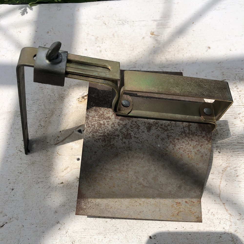 VINTAGE COLEMAN 220E, 220F LANTERN LIGHT DEFLECTOR