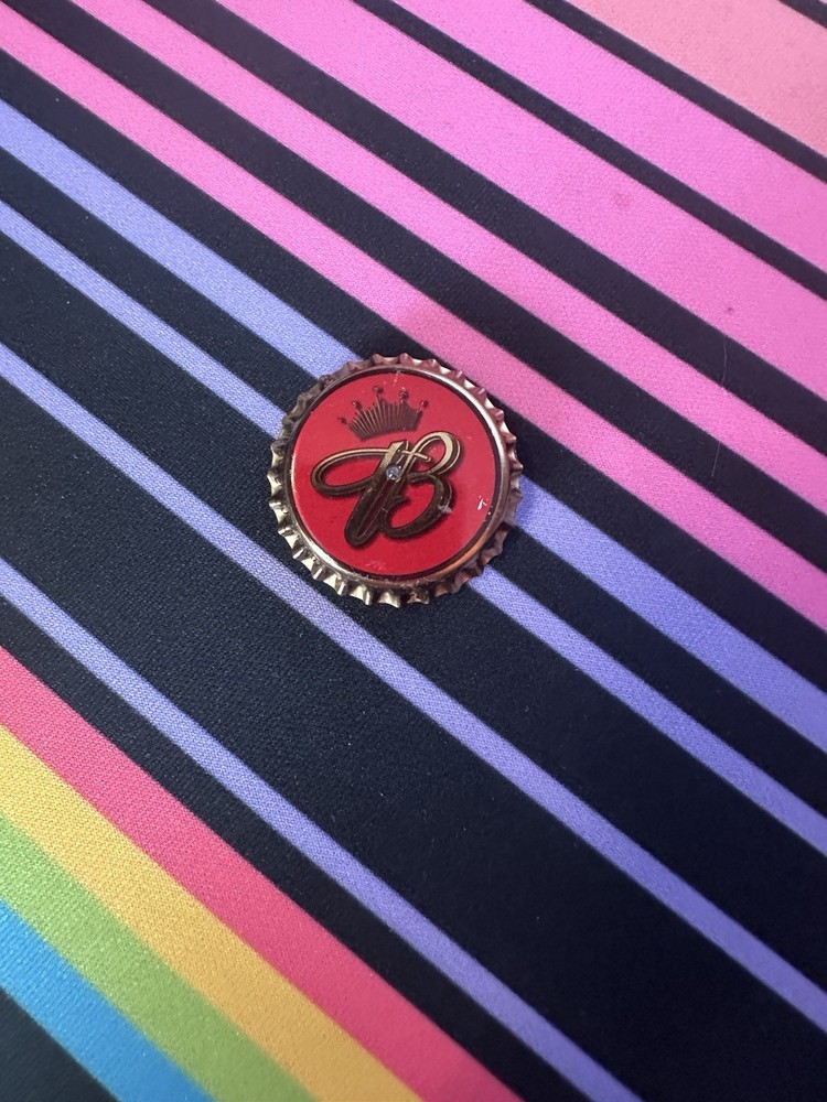Beer Pin - 2001 Budweiser Bottlecap Flasher Pin