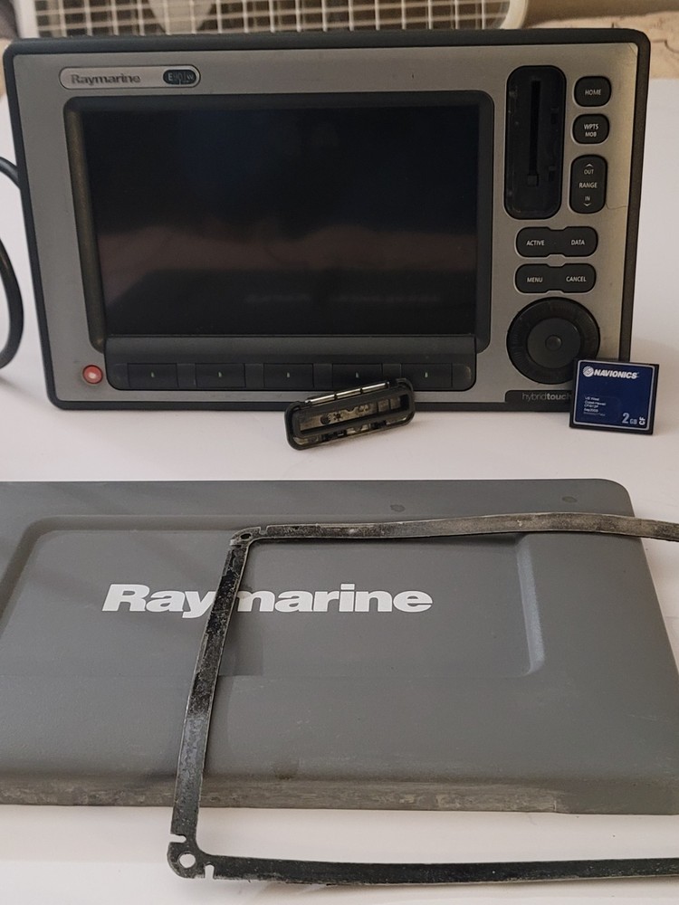Raymarine C90w Widescreen GPS Chartplotter Multifunction Display