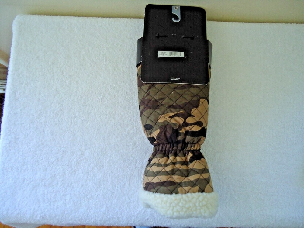 " NWT " Heat Keep Camo Design Ice Scraper " GREAT GIFT ITEM "