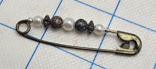 VTG Lapel Pinback Hat Pin Safty Pin With Beads