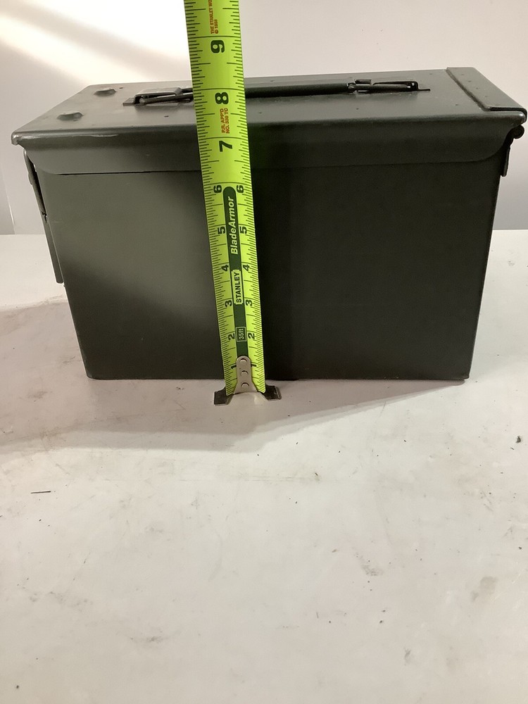 AMMO BOX . Metal. Original Military Box. Used