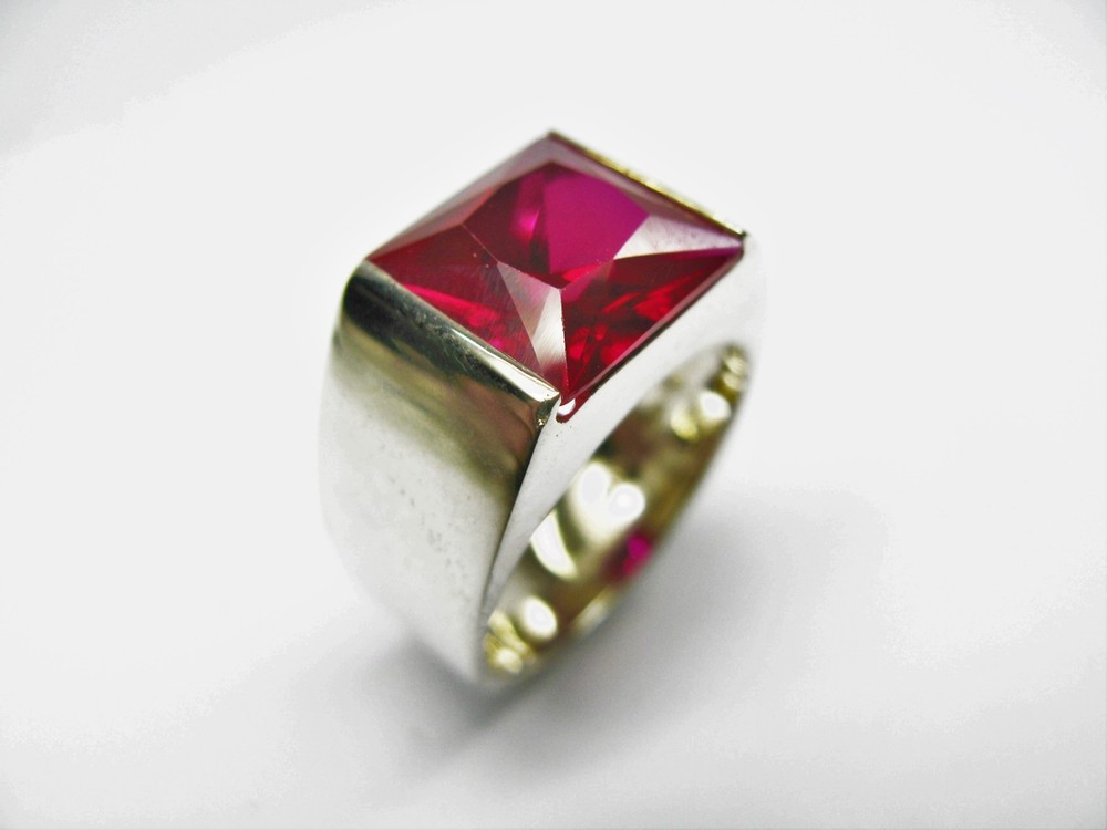 MENS RING WITH SQUARE STONE IN 925 SILVER WHITE GOLD EFFECT