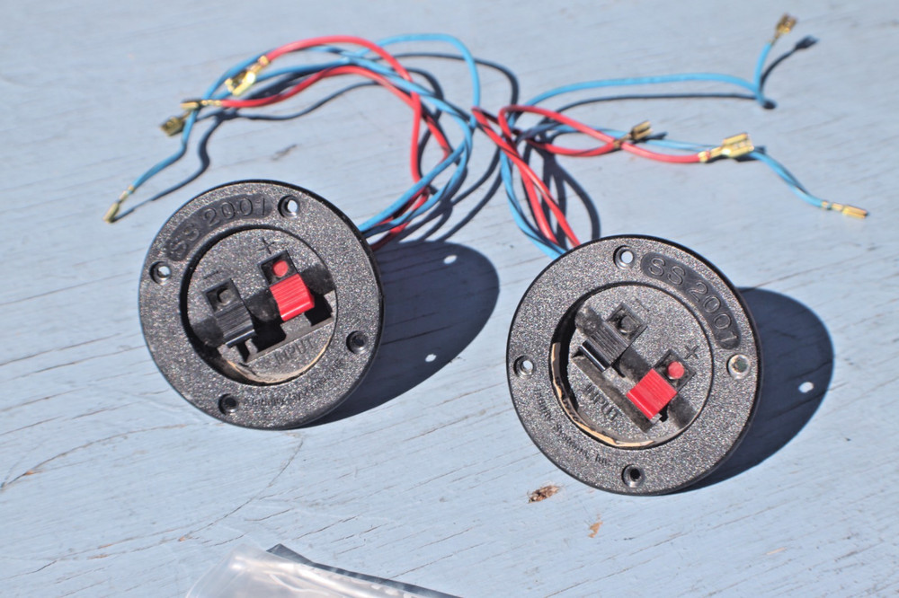 INFINITY - REAR TERMINAL SPEAKER ATTACHMENT - W/CROSSOVER - SS2001  - USED