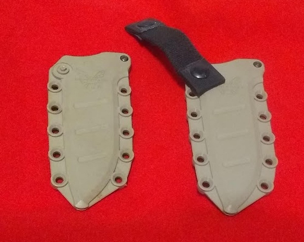 Benchmade sheaths plain edge one has the snap closure for storage & one doesn't