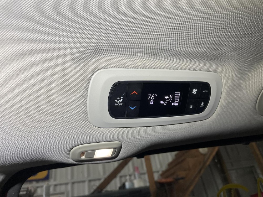 Used A/C Selector Switch fits: 2018 Chrysler Pacifica rear w/automatic temperatu