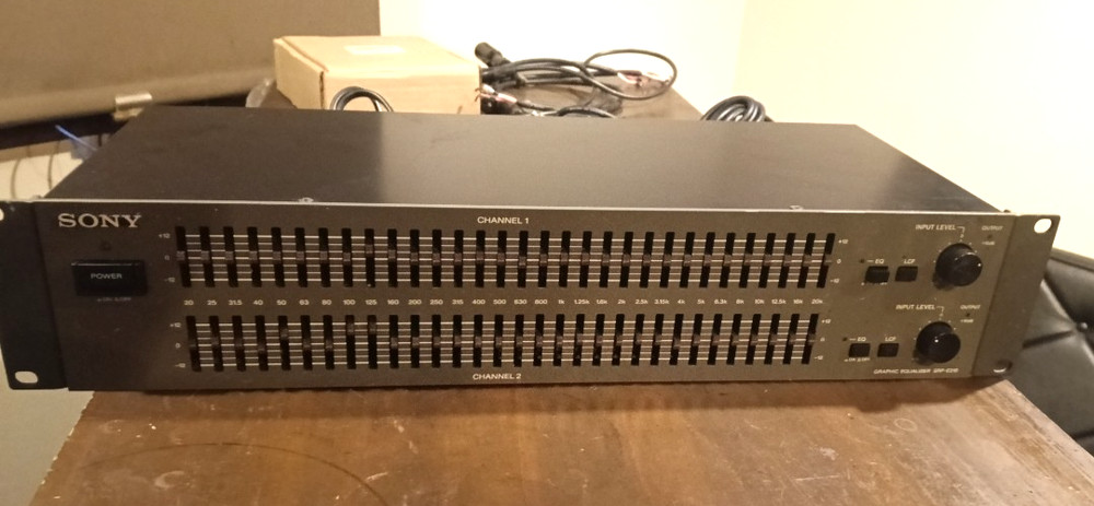 SONY 2ch Graphic Equalizer Rack Unit SRP-210 AC100V