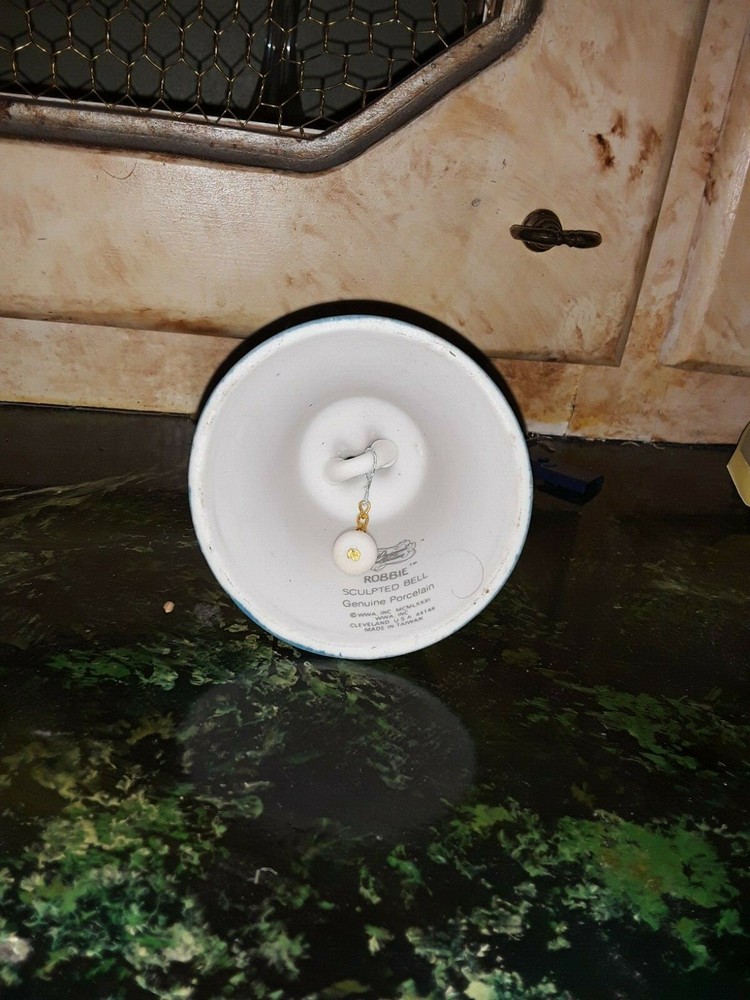 Robbie porcelain sculptured bell