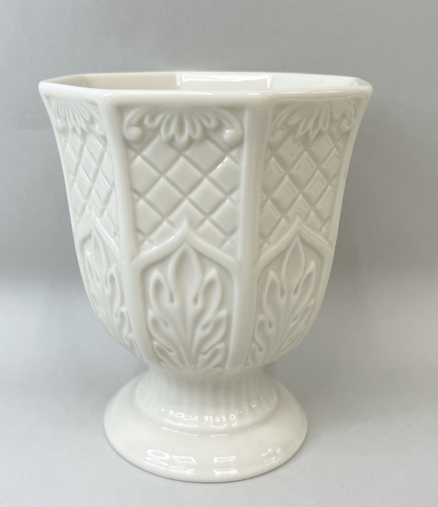 Lenox Judaic Collection Kiddush Cup Embossed Ivory Octagonal Shape 10 oz.