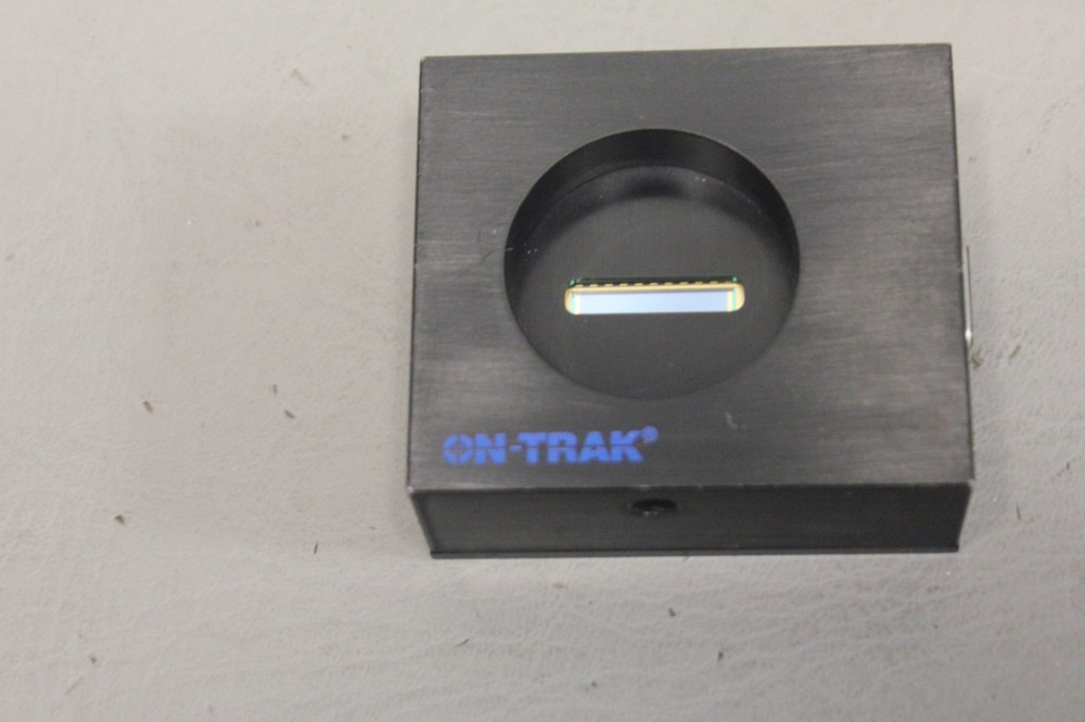 ON-TRACK POSITION SENSING DETECTOR