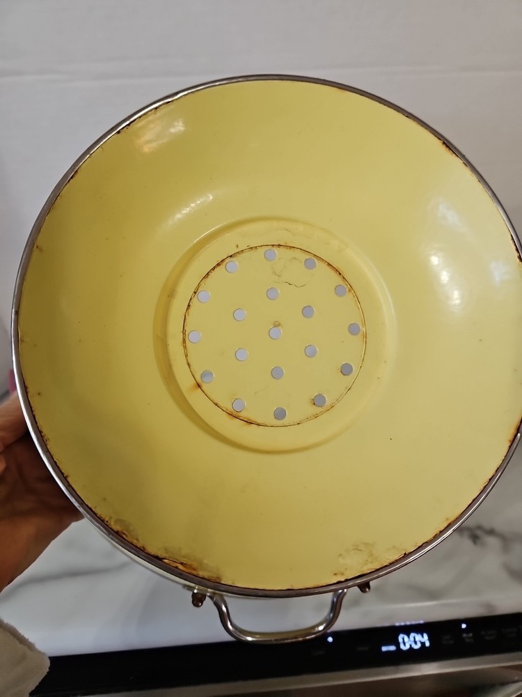 NWT Sur La Table Colander Bright Yellow 11 In Diameter