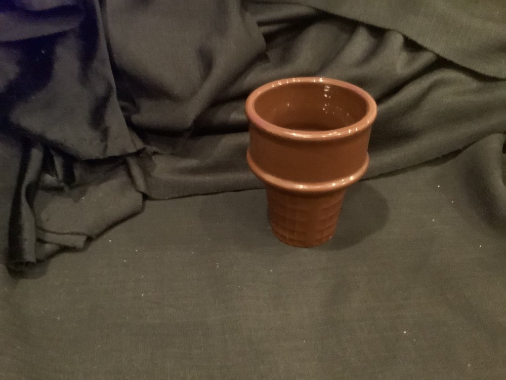 Hershey's coffee drink mug, ice cream cone brown