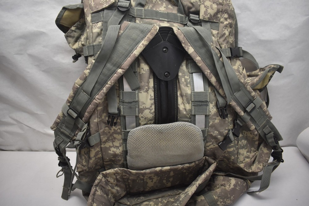 Military Combat Field Pack Load Carrying Backpack Outer Metal Frame Digital Camo