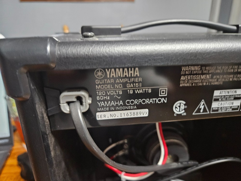 YAMAHA GA15 II Guitar Amplifier