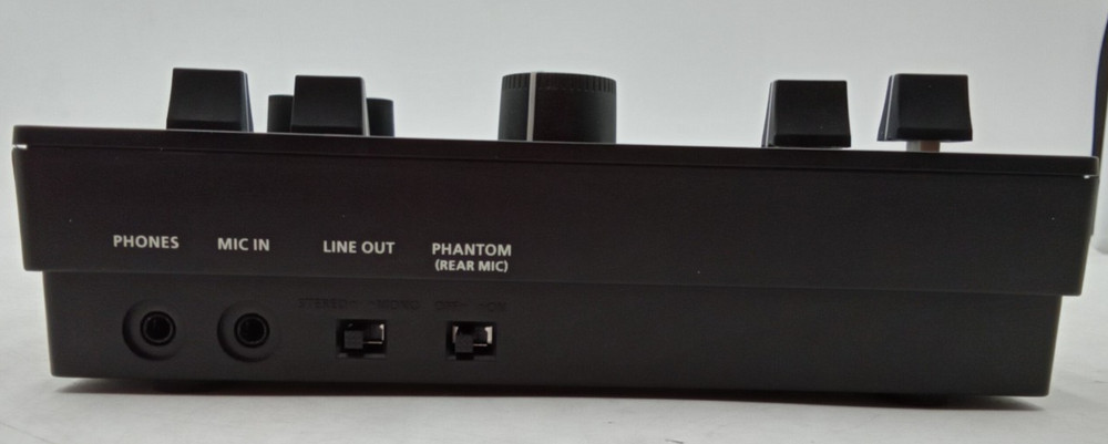 Roland VT-4 Voice Transformer & Effects Processor Auto Tune