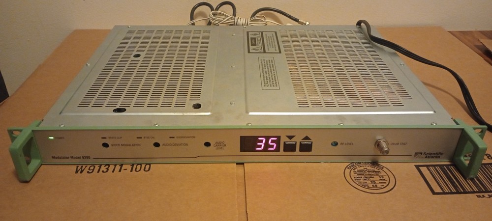 Scientific Atlanta modulator model 9280 ~Powers-up