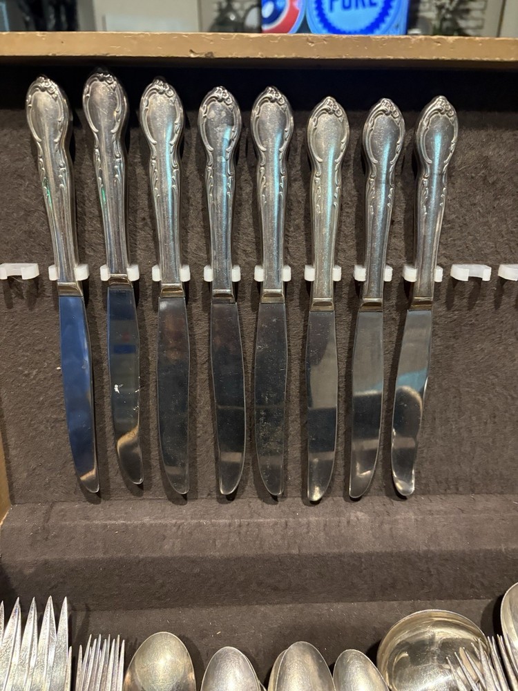 WM. ROGERS IS 1959 'MOONLIGHT' 45 PIECE FLATWARE SET