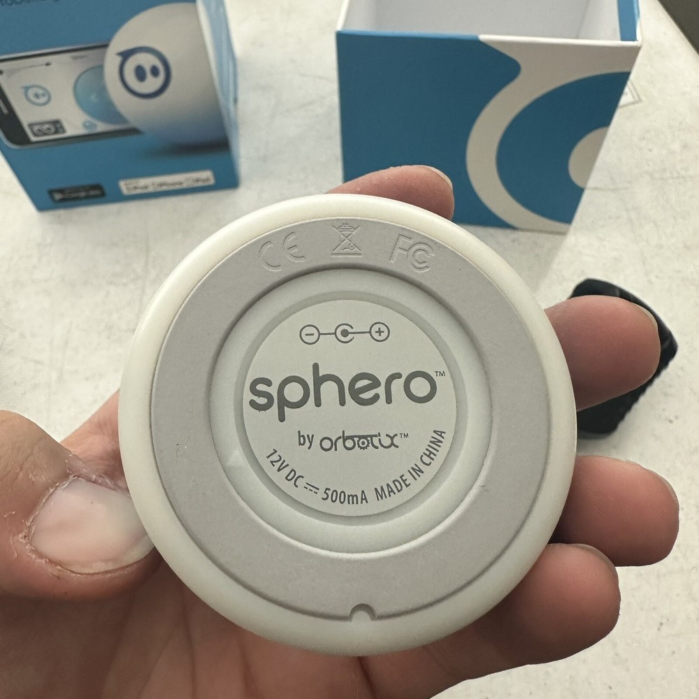 Sphero iOS and Android App Controlled Robotic Ball - White. W/ Box Works Tested