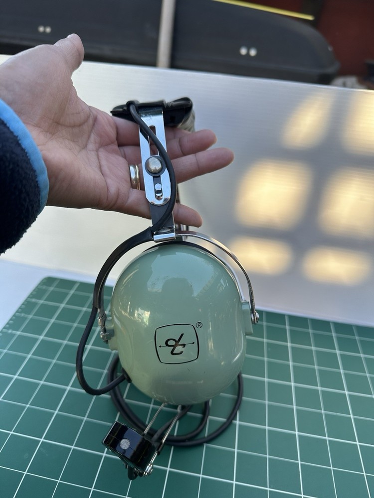 David Clark H7030 Headset With Microphone - Bin 4