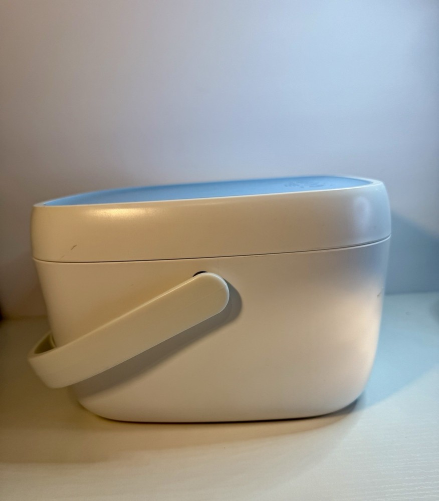 59S UVC LED sanitization box designed to sanitize items using UVC light dry them