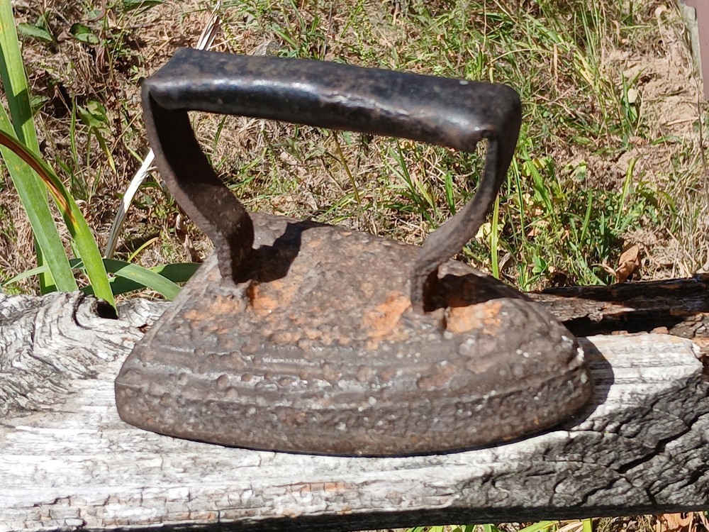 Antique Cast Iron Sad Iron 1870s