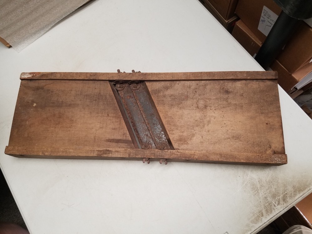 Vintage Cabbage Cutting Board (V)