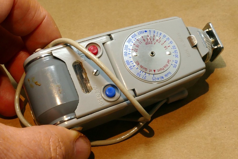 Soligor BL DeLuxe Three Way Camera Flash for Argus