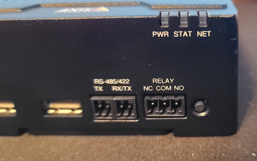 AXIS D3110 Connectivity Hub no power supply