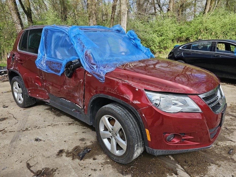 TIGUAN 2010 Headrest 2456034