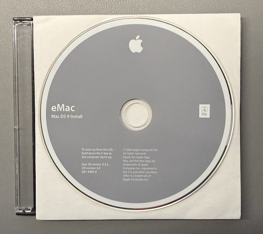 2002 Macintosh Apple eMac Mac OS 9 Install Disc CD OS Version 9.2.2 CD v. 2.0