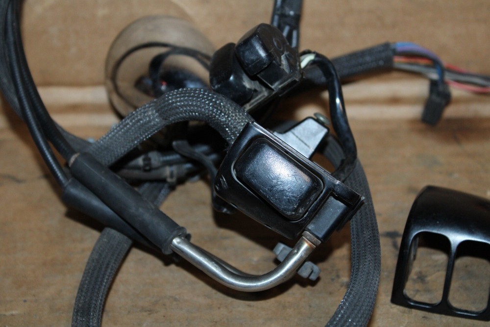 2006 Harley Davidson FXDBI Dyna Street Bob RIGHT Handlebar Handle Control Switch