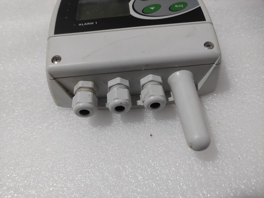 Comet H0430 temperature transmitter and controller