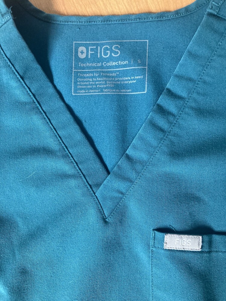 FIGS Scrub Set Technical Collection S Caterina Top/XST Kade Scrub Pants