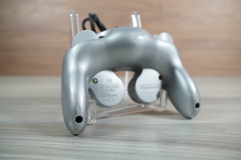 Official OEM Genuine Nintendo GameCube Controller Silver DOL-003 T2 stick