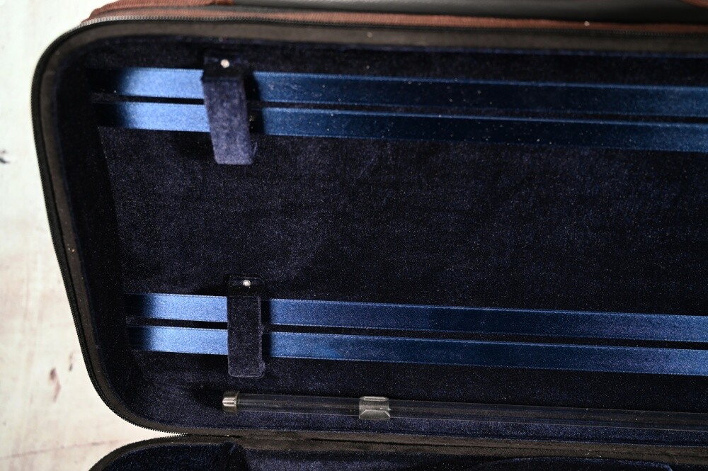 Petz well made viola case, adjustable interior