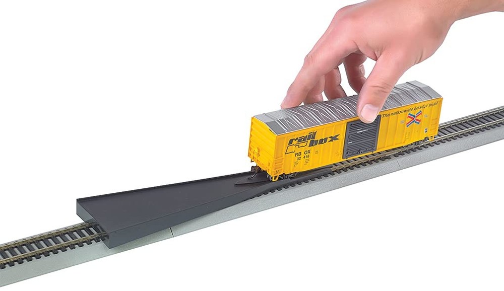 Bachmann Trains E-Z RAILER - HO Scale Medium, Black