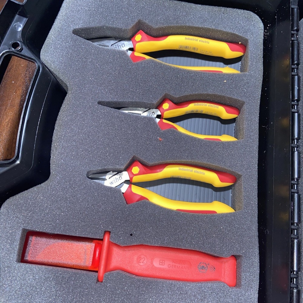 Wiha 31592 24 Piece Insulated Tool Set