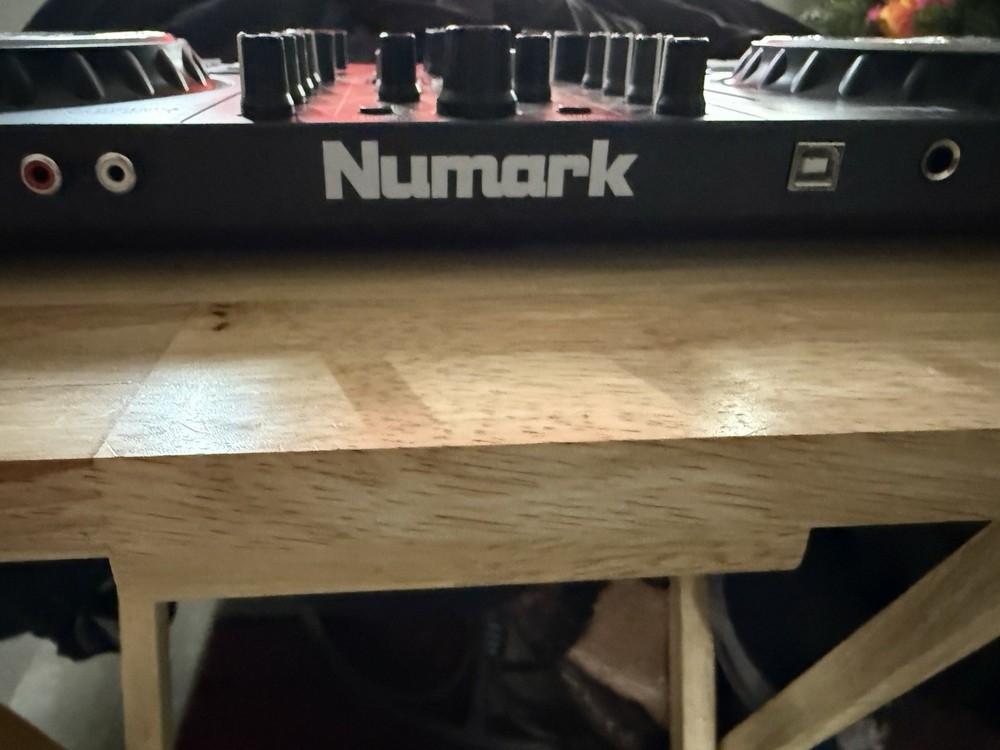 Numark ‎Mixtrack Platinum FX DJ Controller - Black