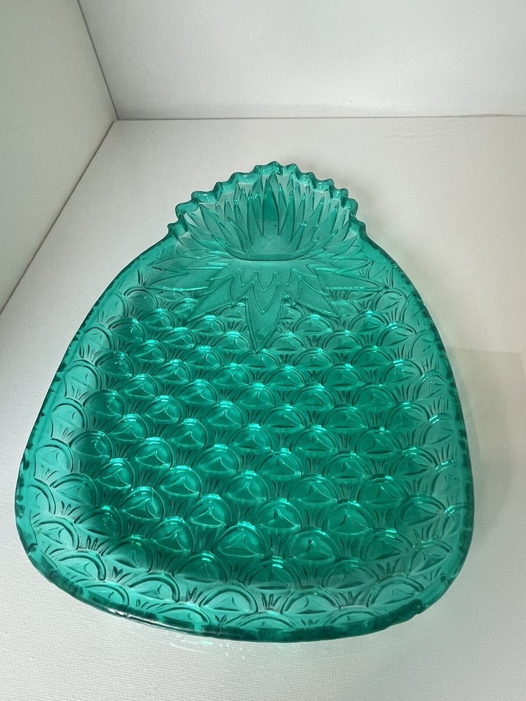 2 Plastic Pineapple Shaped Serving TrayYellow/bl. Perfect For Fresh Fruit/Vegs
