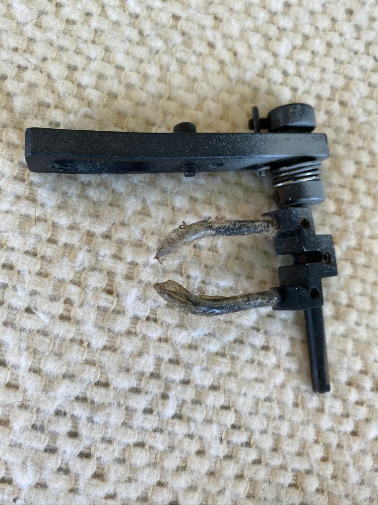 Dual Prong Flipper Rest