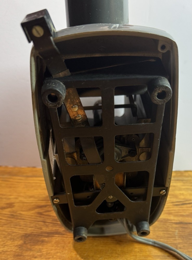 Skyline SVE Model No 64442 Vintage Projector-Working