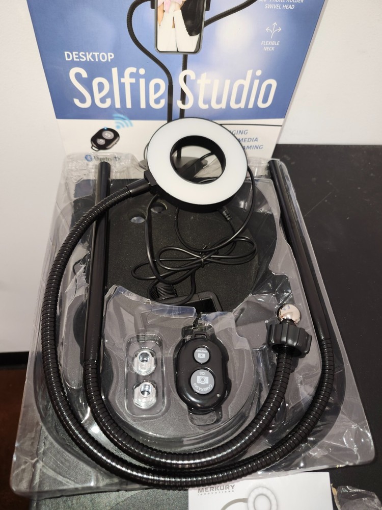 🔥🔥Merkury LED Ring Light Phone Holder w/ Bluetooth, USB Selfie Ring Light🔥🔥