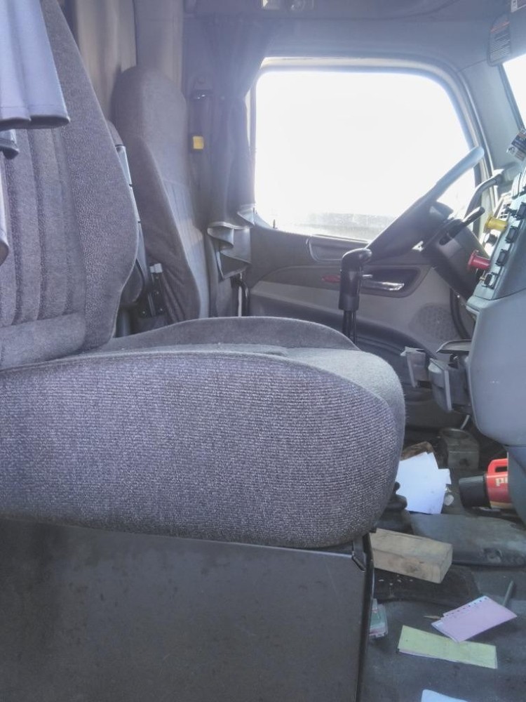 Replaces 2017 PETERBILT 579 FRONT SEAT , FL
